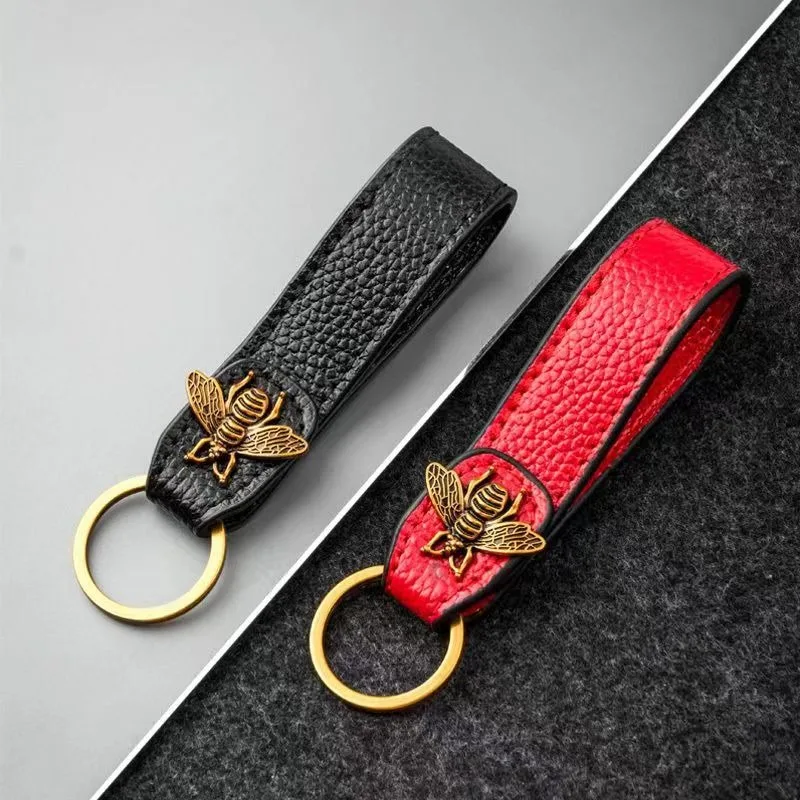 Gorgeous Retro Leather Keyring Delicate Bee Car Keychain Jewelry Fashion Designer Cowhide Key Chains for Men and Women Wholesale