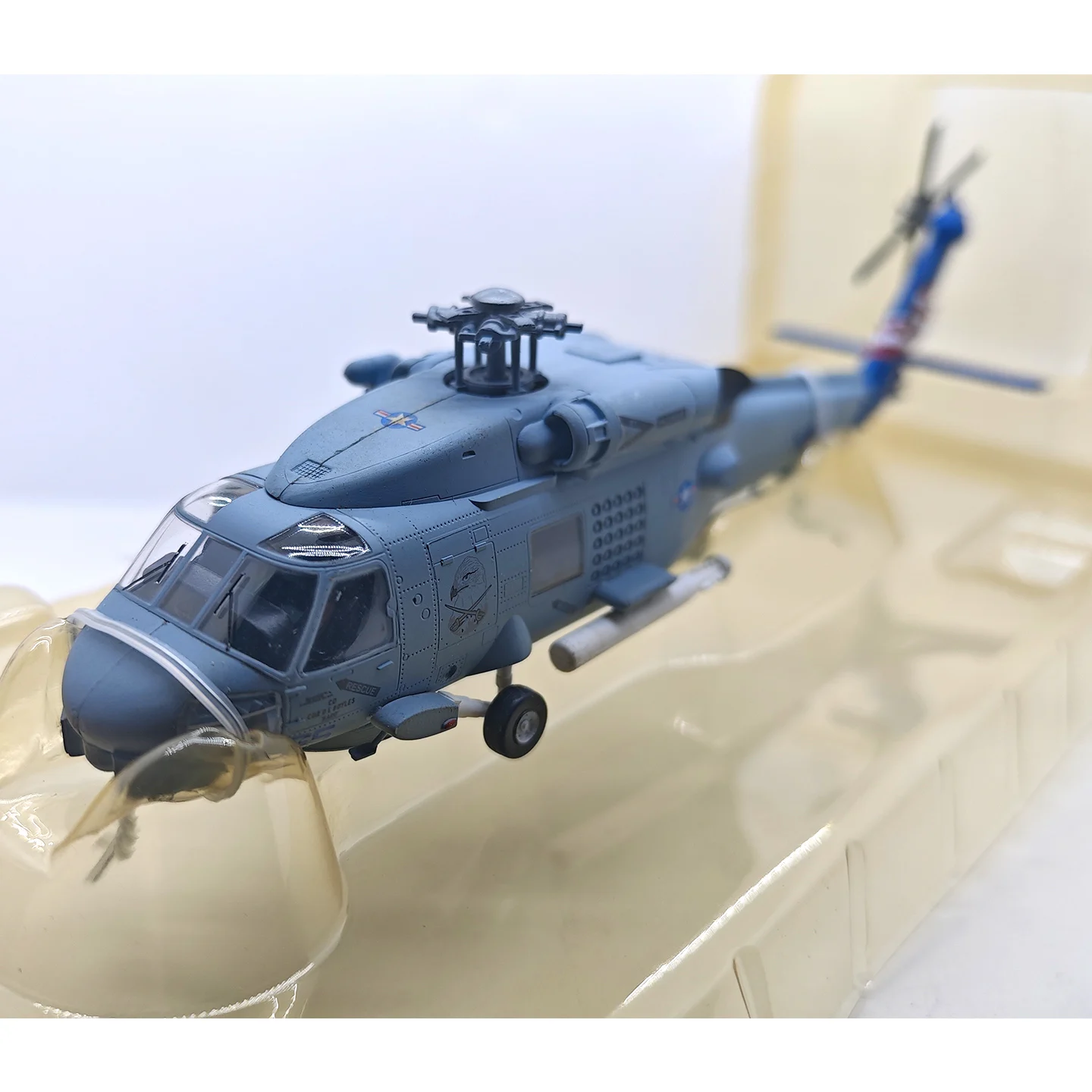 

Spot 37089 1:72 US SH-60B helicopter model static finished model (out of print)