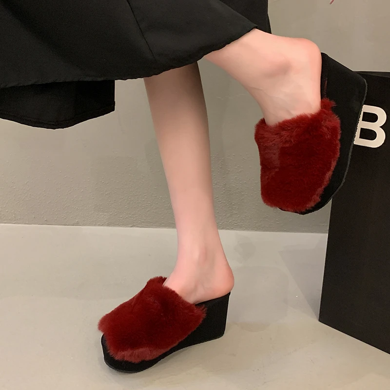 Winter 2023 New Women\'s Fashion Fluffy Plush Platform Slippers Women\'s Indoor/Outdoor Wedge Shoes Thick Sole Slippers