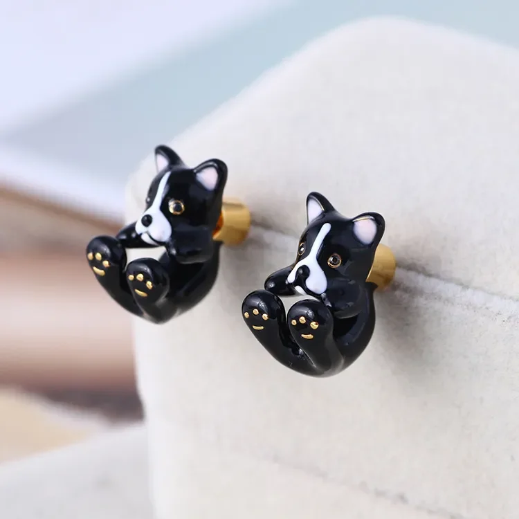 European And American Fashion Jewelry Wholesale Simple Fashion Enamel Glaze Black And White Dog Earrings