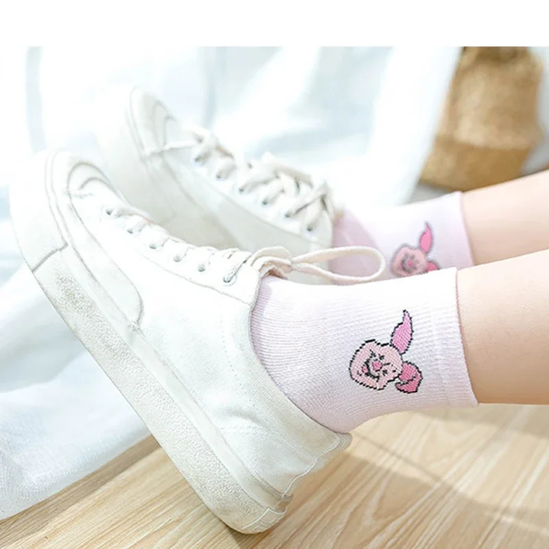 Disney lindo calcetín de dibujos animados mujeres Anime Mickey Mouse media chica Color sólido Pato Donald Minnie Piglet medias regalo para niños al por mayor