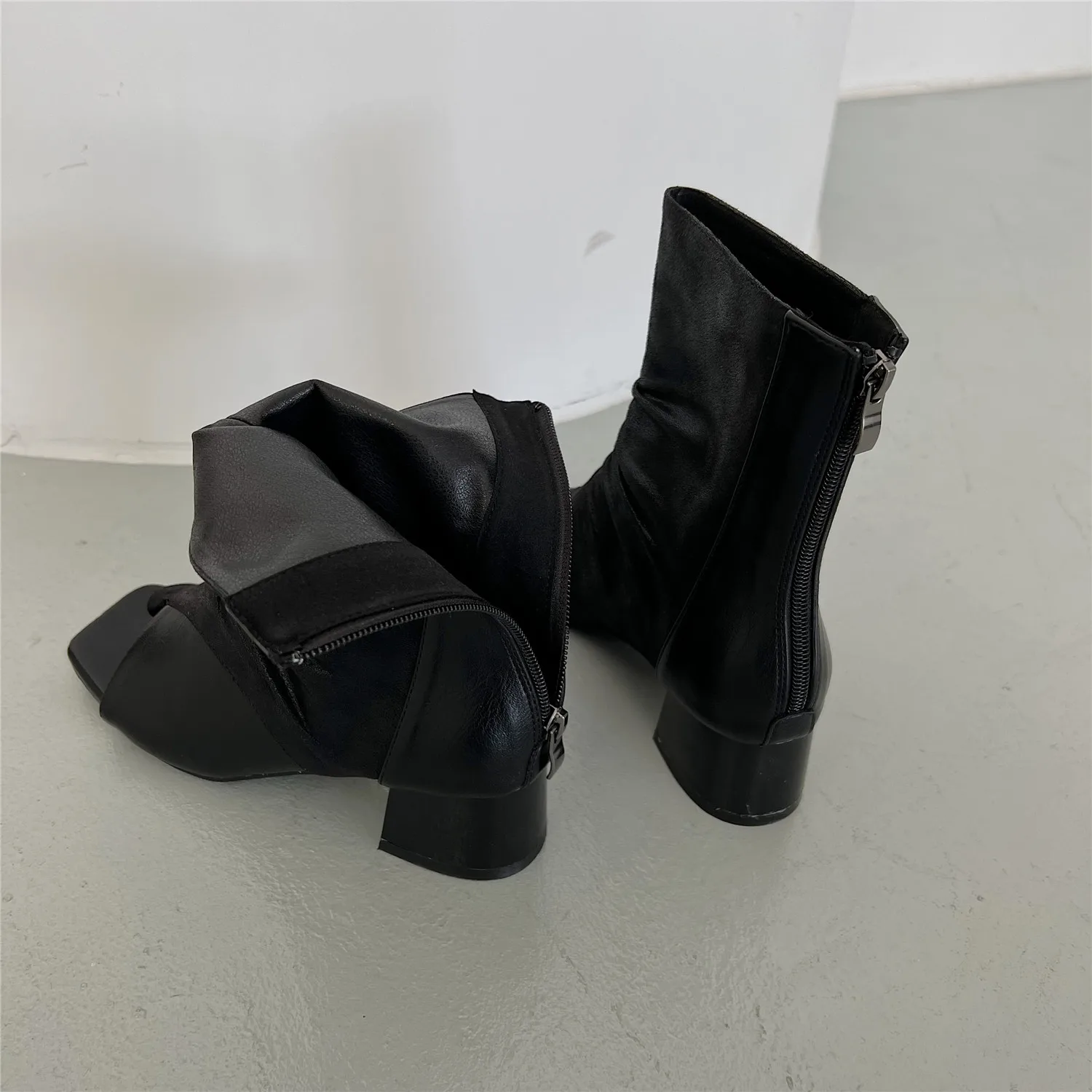 2023 Gladiator Rome Ankle Boots Women High Top Bootie Shoes Ring Toe Pleated Ruffle Short Boots Block Med Heel Sandals Summer