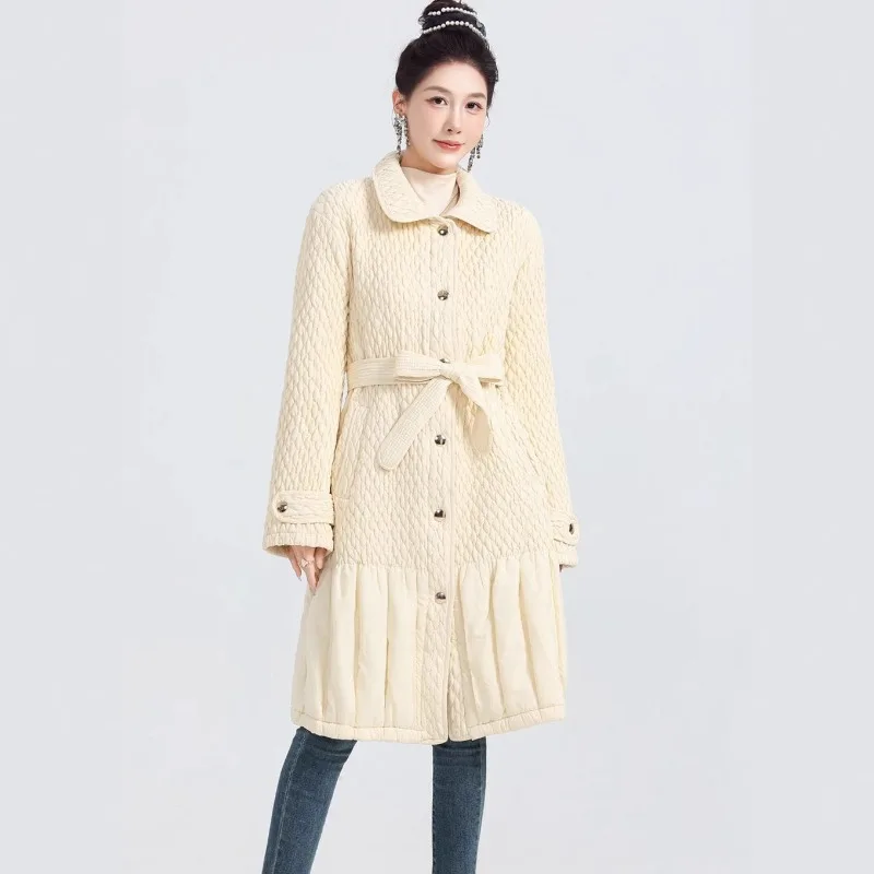 معطف شتوي قطني مطوي للنساء موضة مياكي 2025 وصل حديثًا مقاس كبير متعدد الاستخدامات وأكمام طويلة واحدة الصدر بحزام مصدات الرياح