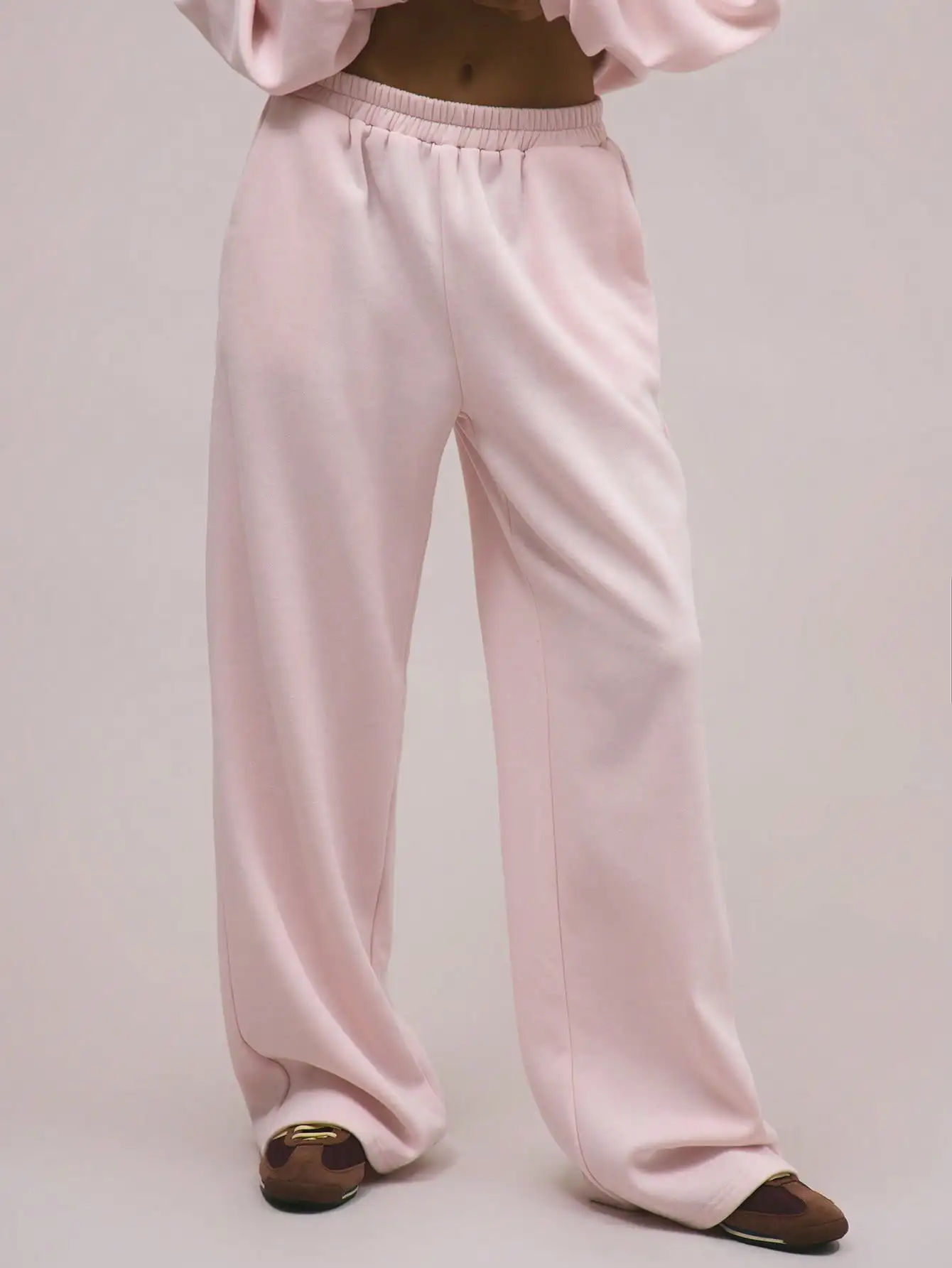 Womens Baggy Wide Leg Sweatpants Skater Tomboy Normcore Aesthetic High Elastic Waist Fleece Trousers Lounge Bottoms Solid Pure Noir Black Deep Side Pockets Open Hem Slouchy Relaxed Drape Silhouette For Fall Winter Airport Travel Outfits Christmas Gift