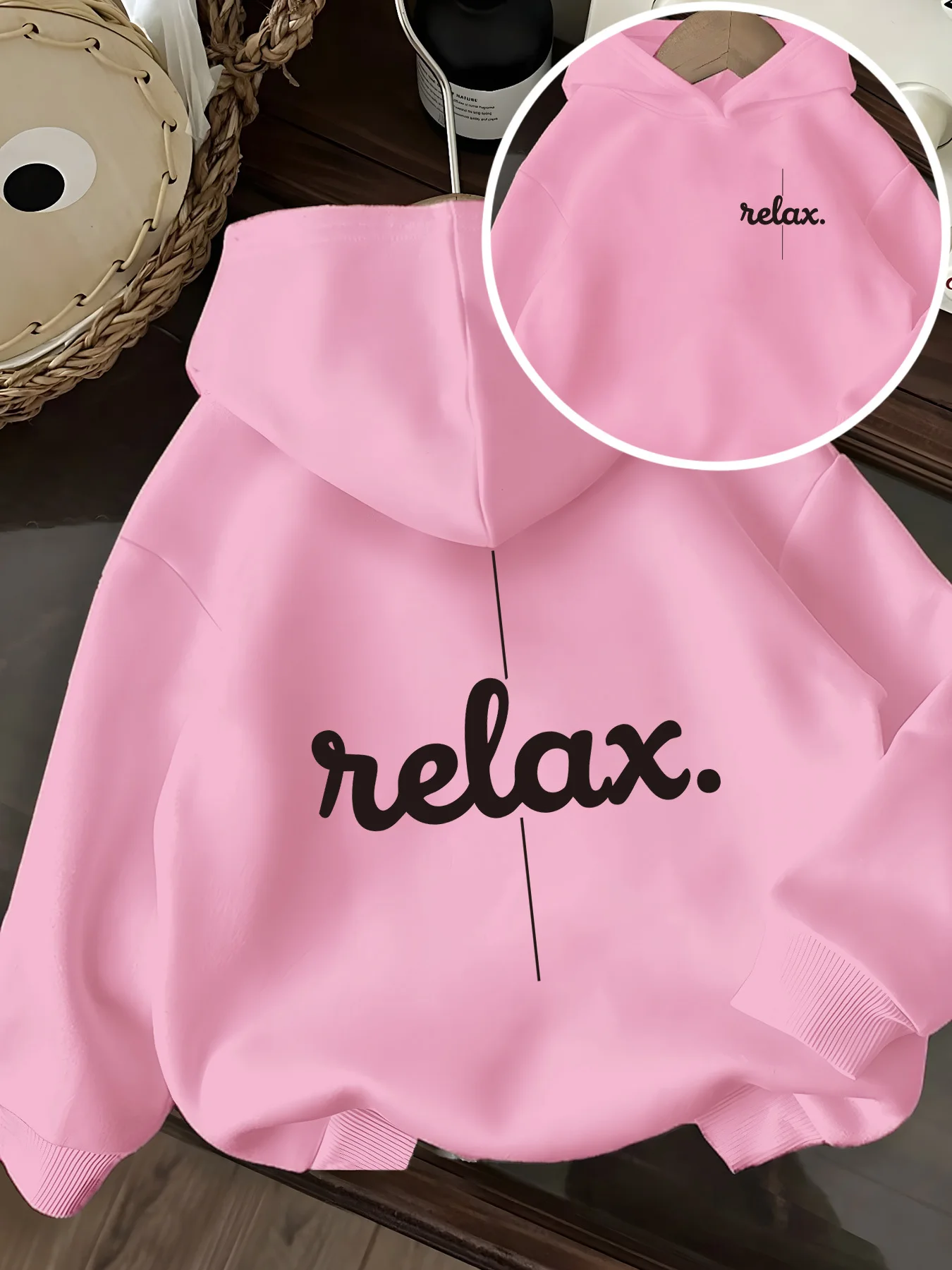 This new double-sided printed hoodie is stylish and suitable for boys and girls aged 6-12. It's an outdoor sports sweatshirt.
