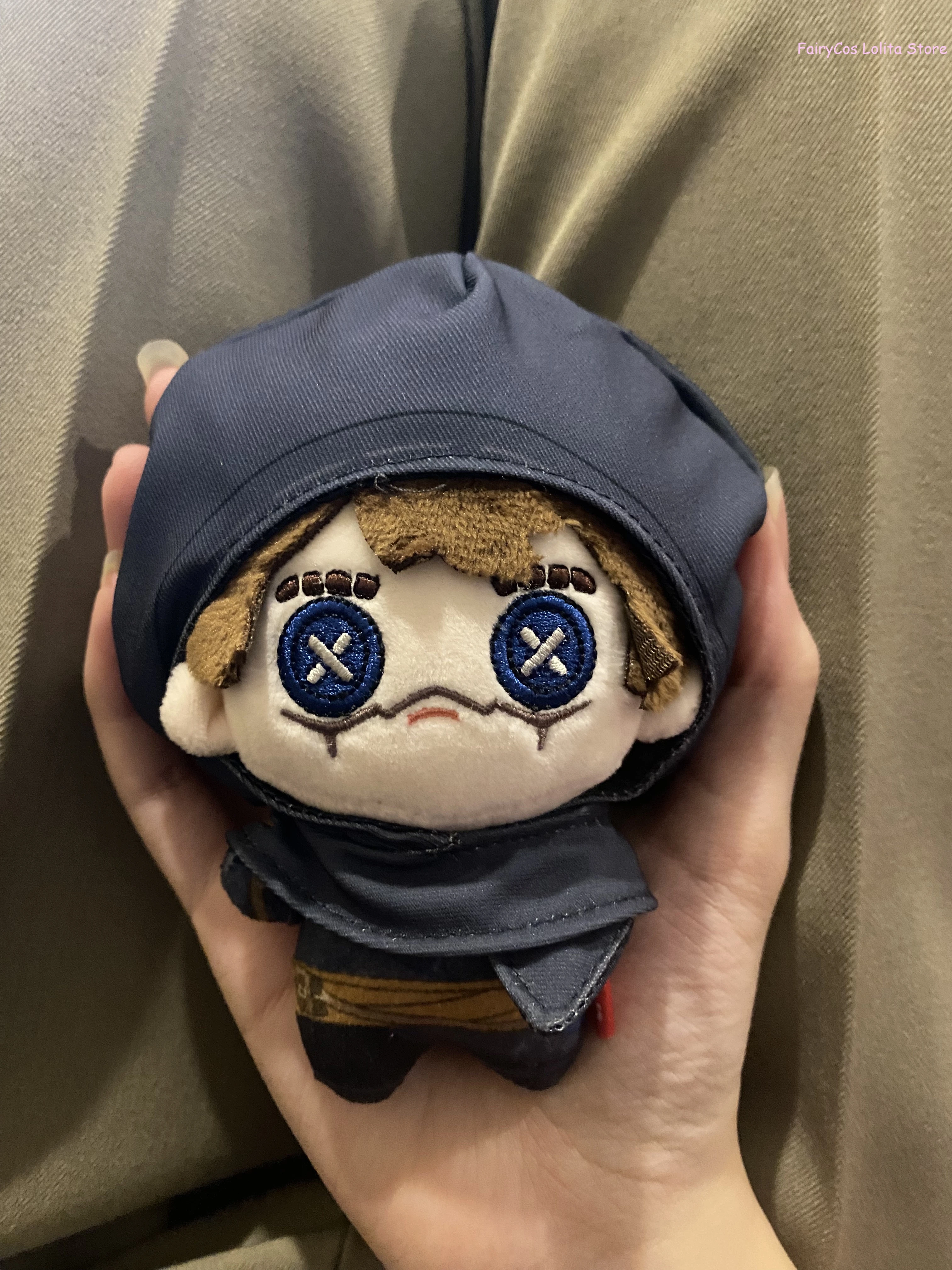 エリ・クラーク・シーア キュート・マウメット ペンダント 帽子付き 10cm ゲームアイデンティティⅤ キーホルダー フィギュア モデル アニメ クリスマス コスプレ ギフト