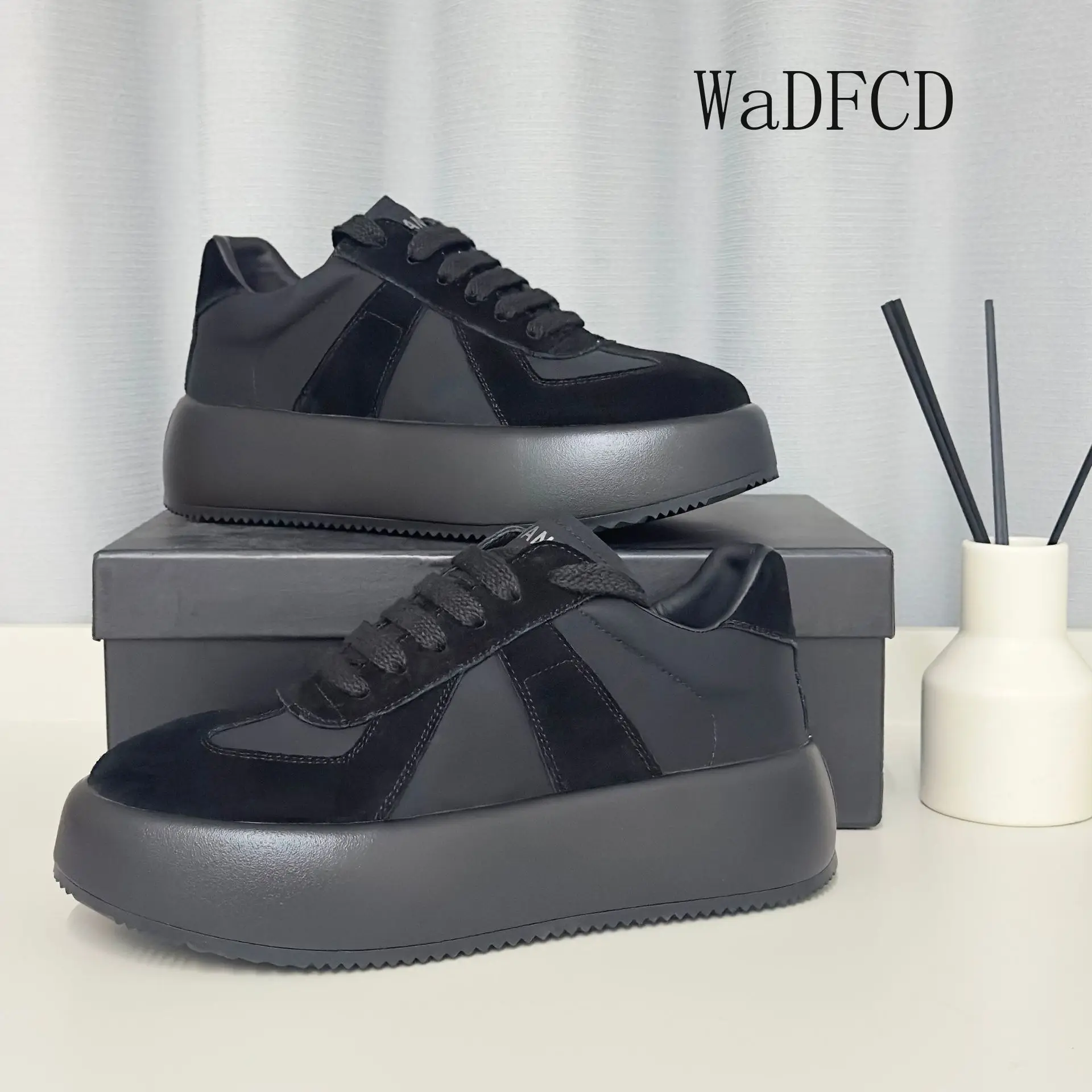 

Chunky Sneakers Mens Original Designer Board Shoes Fashion Casual Leather Breathable Height Increased Flat Platform Sports Shoes