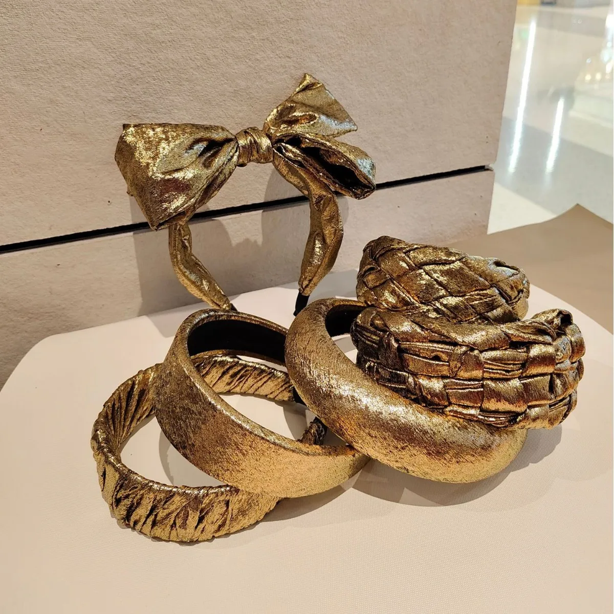 Hot-selling Fashion Retro Gold Fabric Bow Wide Braid Headband Hair Accessory