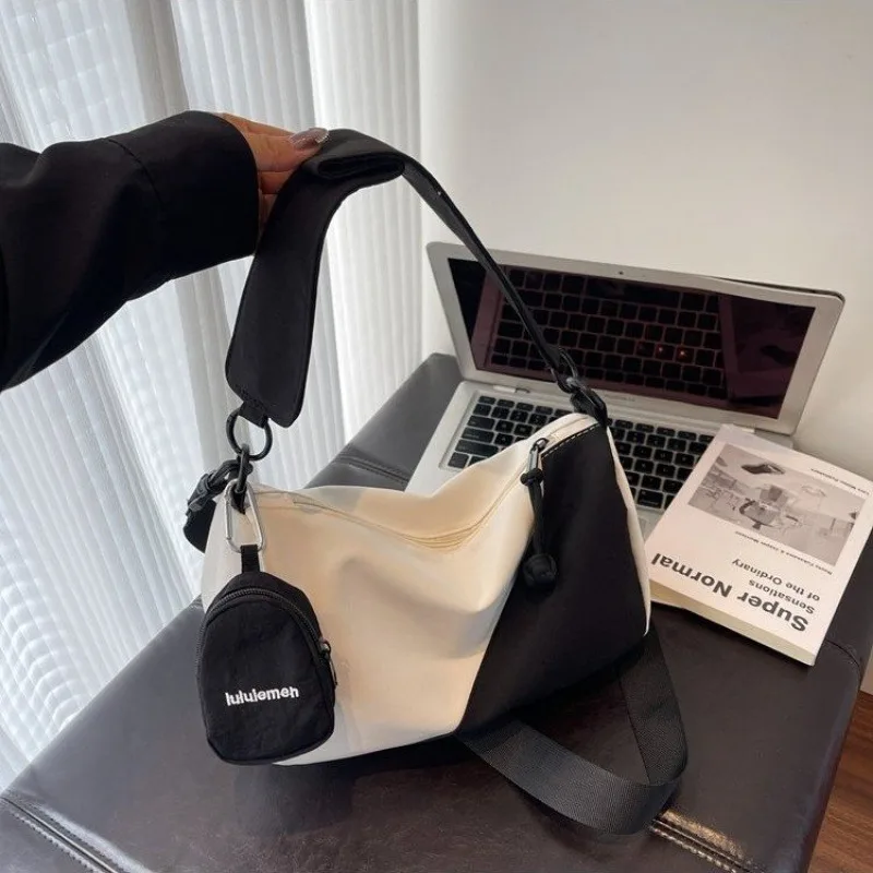 

Elegant Campus Style Portable Casual Underarm Ladies Maillard Style JK Bag Bag Suitable During A Summer Vacation