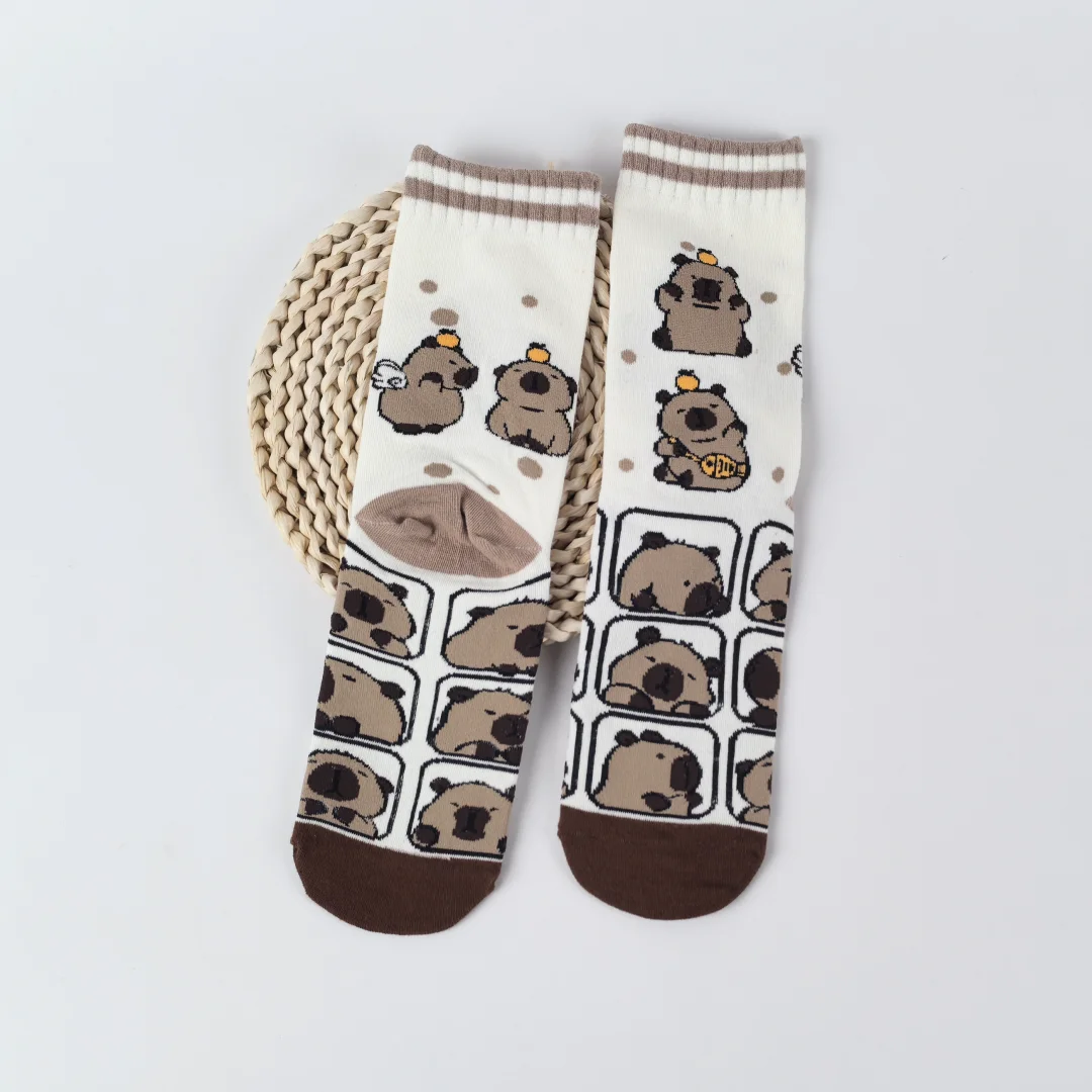 【1 Pair】Cute Capybara Patterned Mid-calf Socks， Versatile and stylish, Perfect For Casual Wear