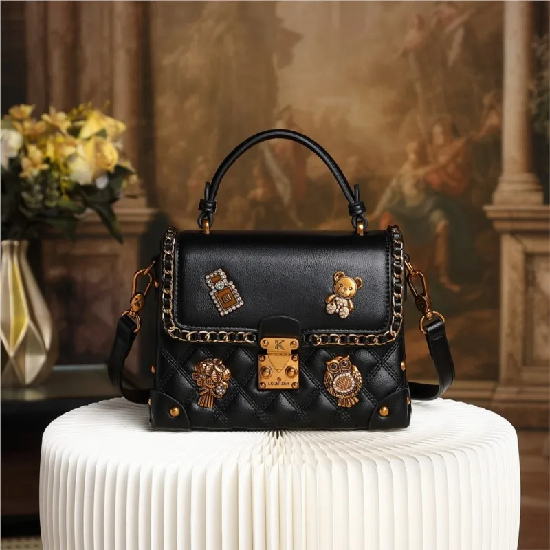 Women's handbag 2026 autumn and winter new fashion light luxury diamond grid badge decoration versatile single shoulder crossbod