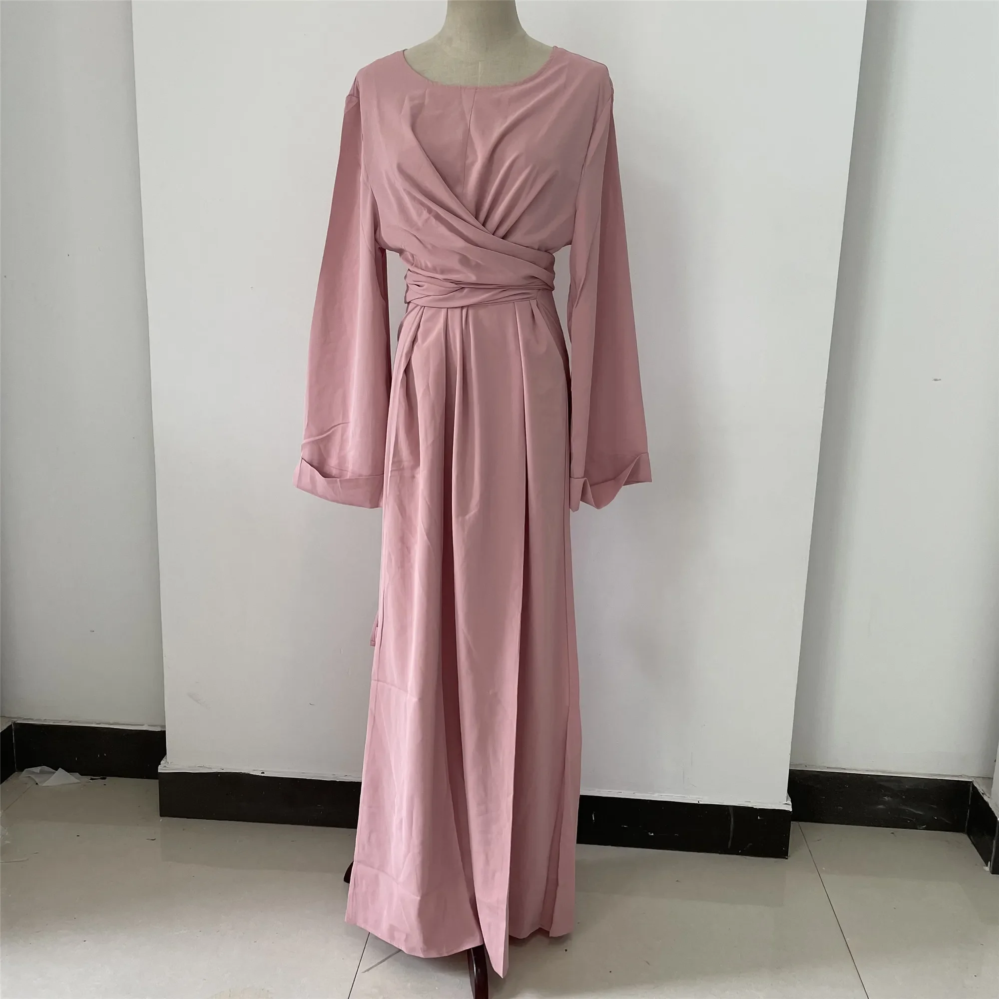

Fake two pieces Muslim Dress Robe Musulmane Turkish Dubai Fashion Silky Muslim kaftan Robe full length Worship Service abaya