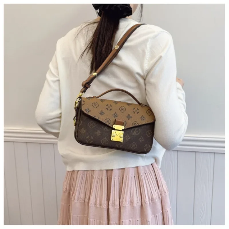 famous-trendy-zipper-shoulder-bag-classic-chain-strap-crossbody-bag-luxurious-handbag-suitable-for-fashionable-women