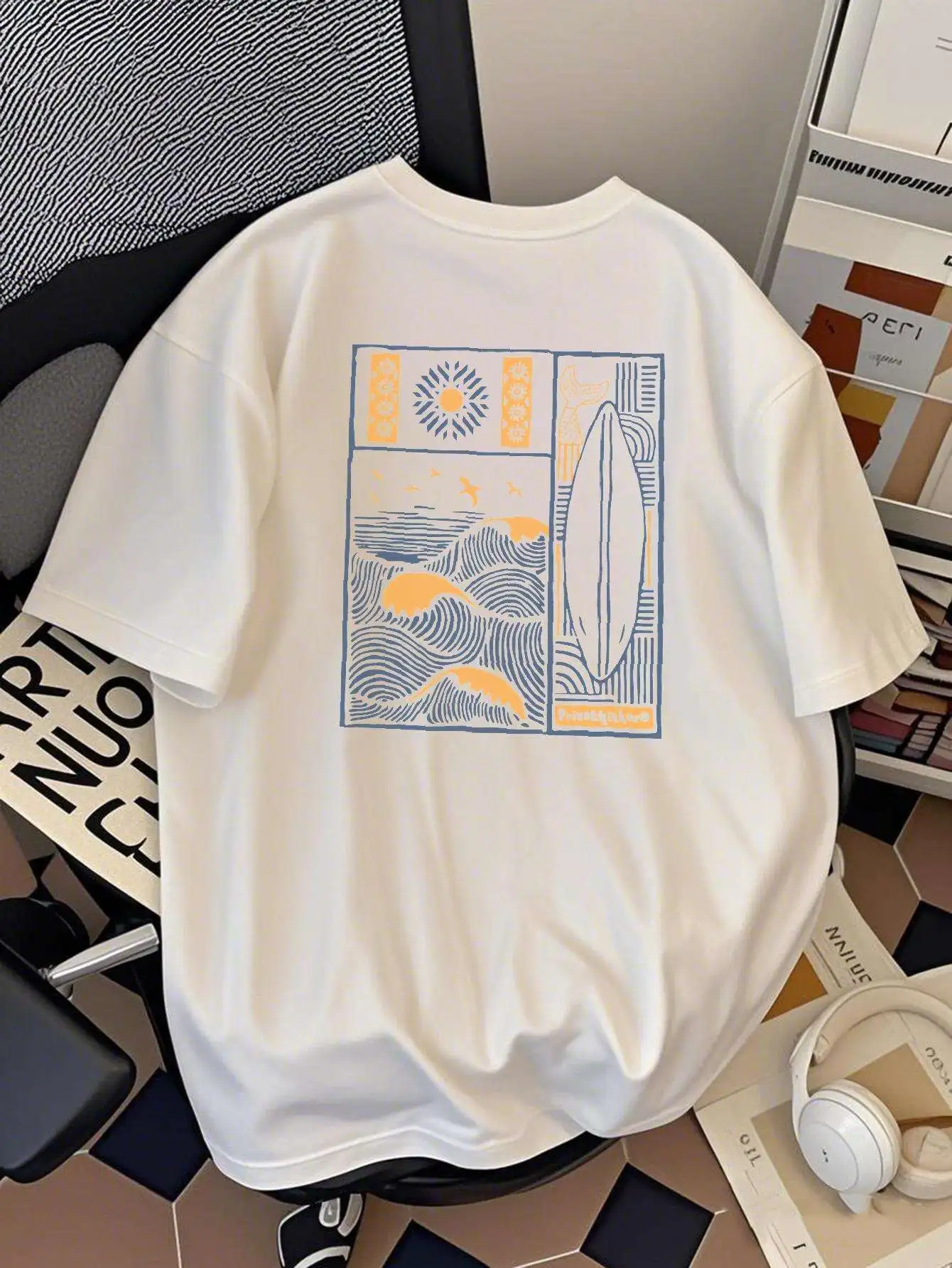 Men's Summer Retro Surfboard T-Shirt With Sun Waves And Seagull Print—Round-Neck Short-Sleeve Men's Vacation Beach-Style Top