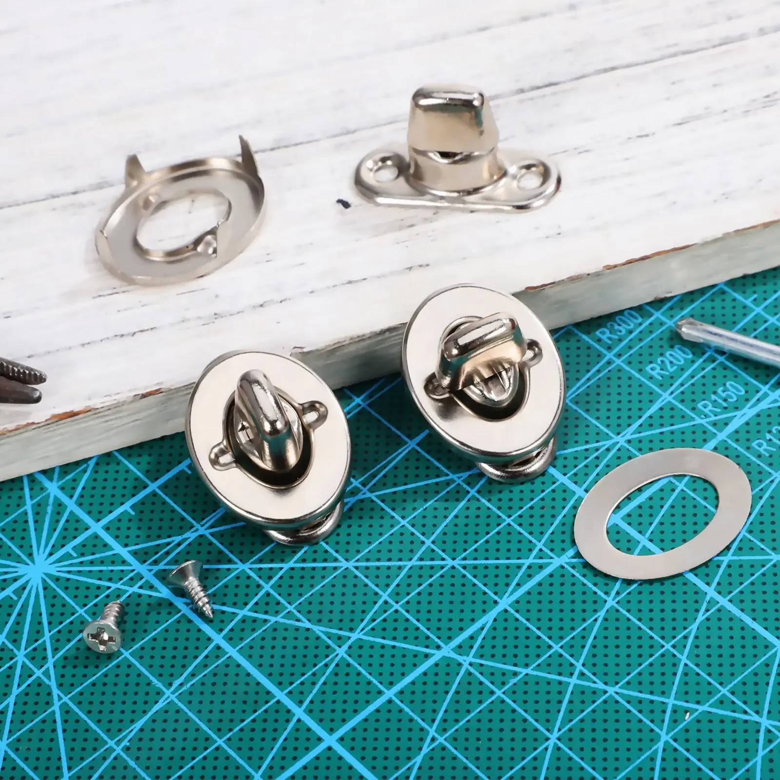 20 Sets Fastener Turning Screw Button Fasteners Twisted for Metals Latch Lock Snap Buttons Stainless Steel Tarp Heavy Duty