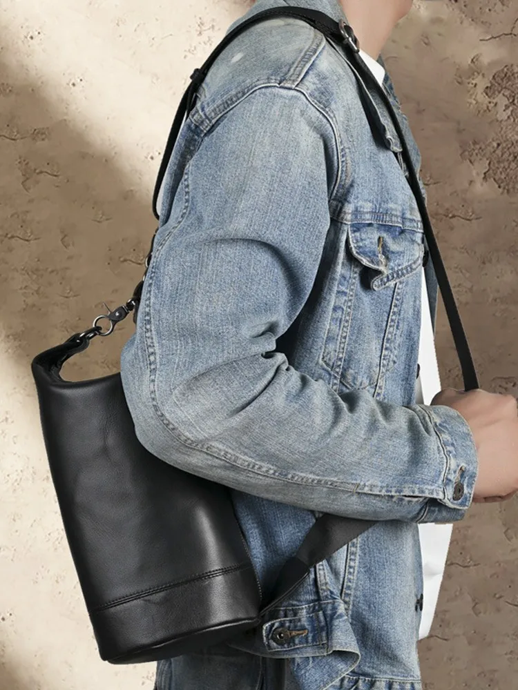 Male Versatile Motorcycle Riding Cowskin Genuine Leather Mens Casual Messenger Bag Zipper Casual Single Shoulder Round Chest Bag