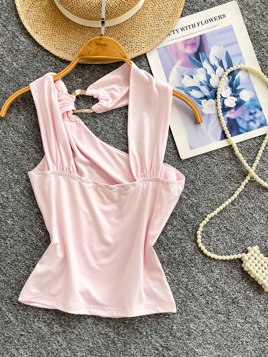 고급스러운 Strapl Crop Top 여성 슬림 피트 매듭 디자인 섹시한 여름 조끼 세련된 통근 스타일 솔리드 컬러 캐주얼웨어