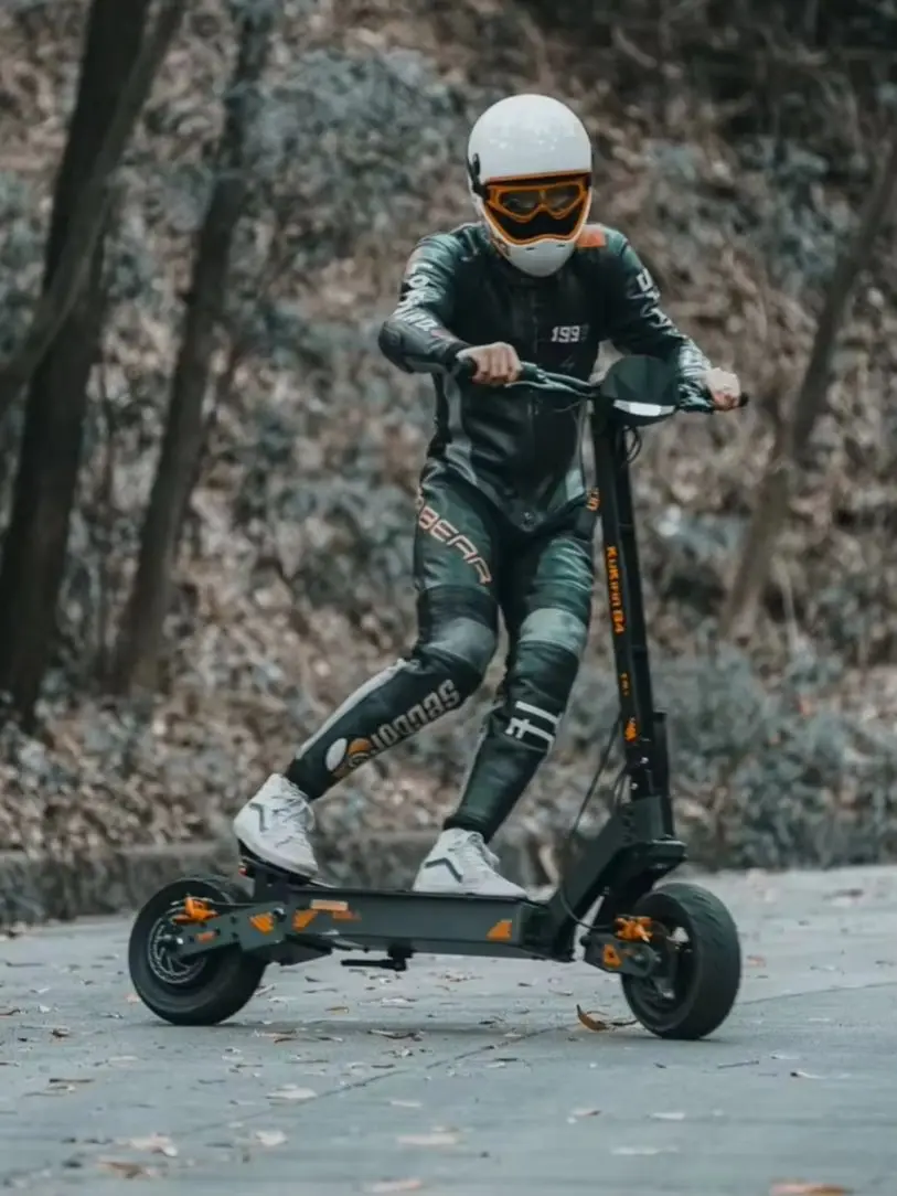 2026 KuKirin G4 Elektroroller, direkt vom Hersteller, 2000W Motor, 60V 20Ah Batterie, 11 Zoll Reifen, 70 km/h Höchstgeschwindigkeit, 75 km Reichweite, Scheibenbremsen