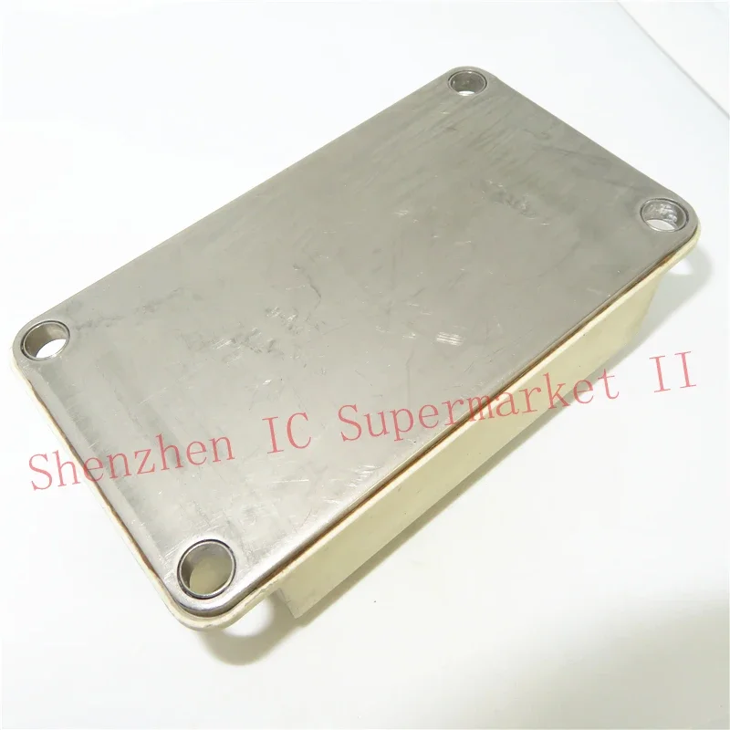 

BSM200GB120DN2 IGBT Power Module (Half-bridge Including fast free-wheeling diodes Package with insulated metal base plate)