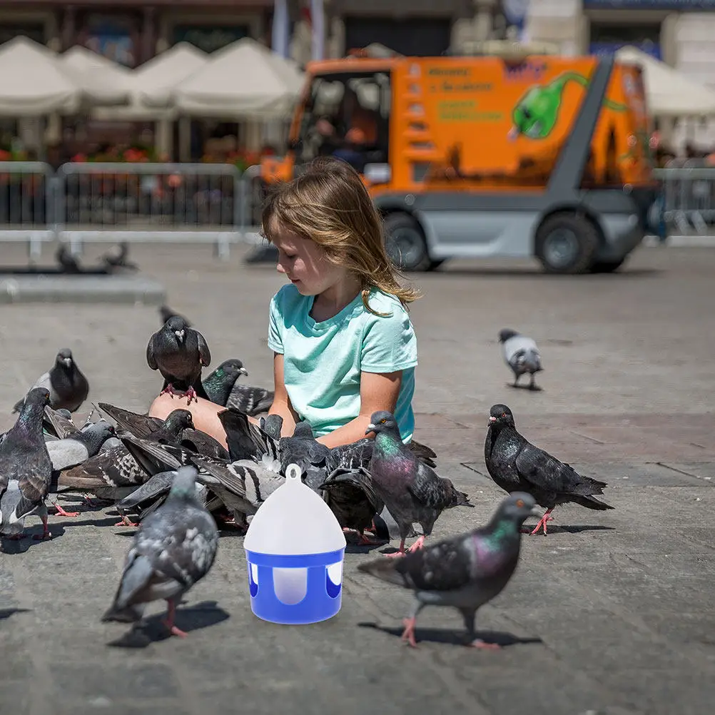 

Комплект из 2-х поилок для голубей: портативная поилка большой емкости с гладким круглым дизайном для использования в домашнем саду и клетках. Принадлежности для голубей.