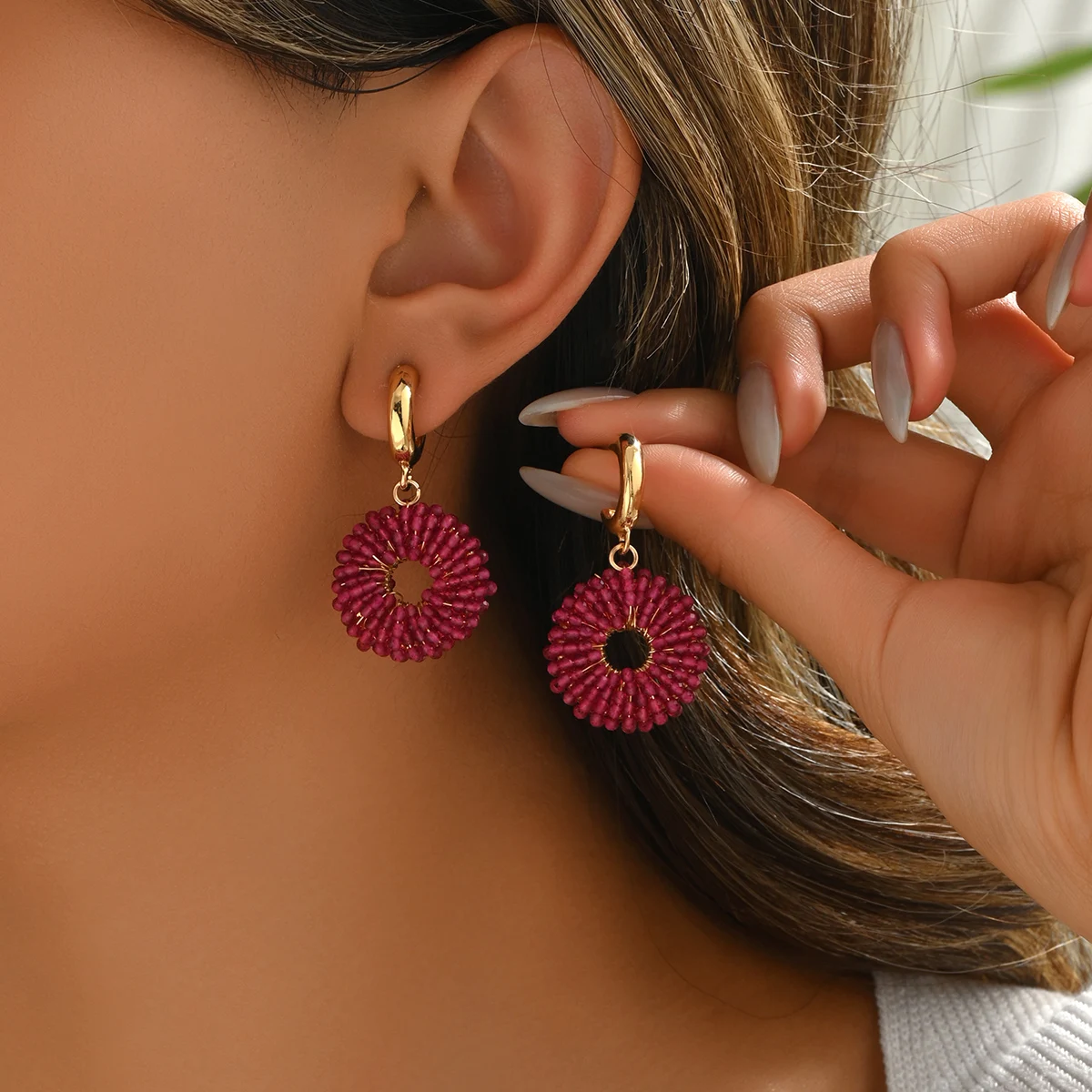Bohemian Vintage Minimalist Resort-Style Handmade Beaded Round Dangle Earrings Suitable for women to wear daily, at parties, dan