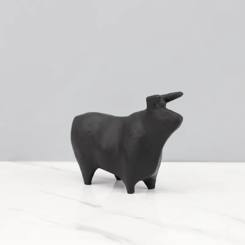 1Pcs Metal Bull Statue Decoration Home Bedroom Porch Sculpture Decoration Crafts Office Store Office Desk Statue Accessories