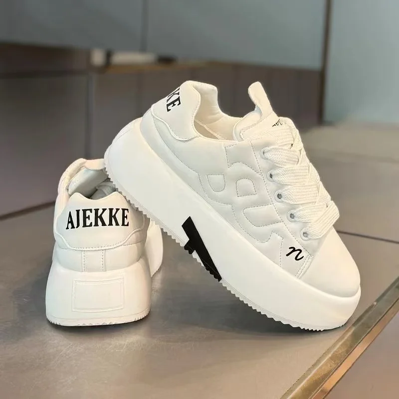 

Men's Sporty Casual Shoes Spring Thick Bottom Heightening Bread Trendy Shoes Korean Style Versatile Leisure White Board Shoes...