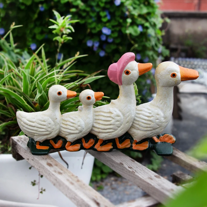 Retro White Ducks Families Cast Iron Statues Hand Painted Countryside Home Garden Decoration Single-sided Animal Figurines