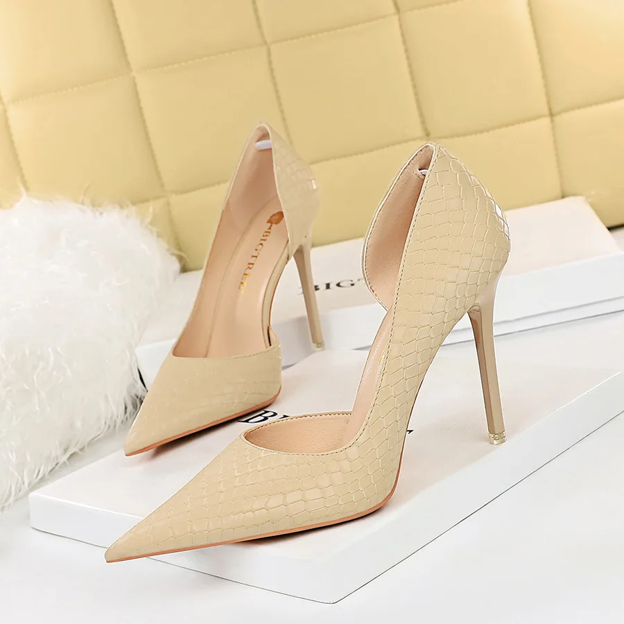 

Ladies Sexy Nightclub Slim Super classic pumps Side Hollow High Heel wedding high heels woman luxury new bride stiletto shoes