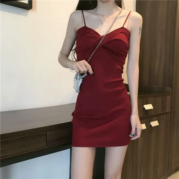 

2024 New Summer Petite Sexy Hot Girl Bottoming Sleeveless V-Neck Sexy Red Suspender Dress