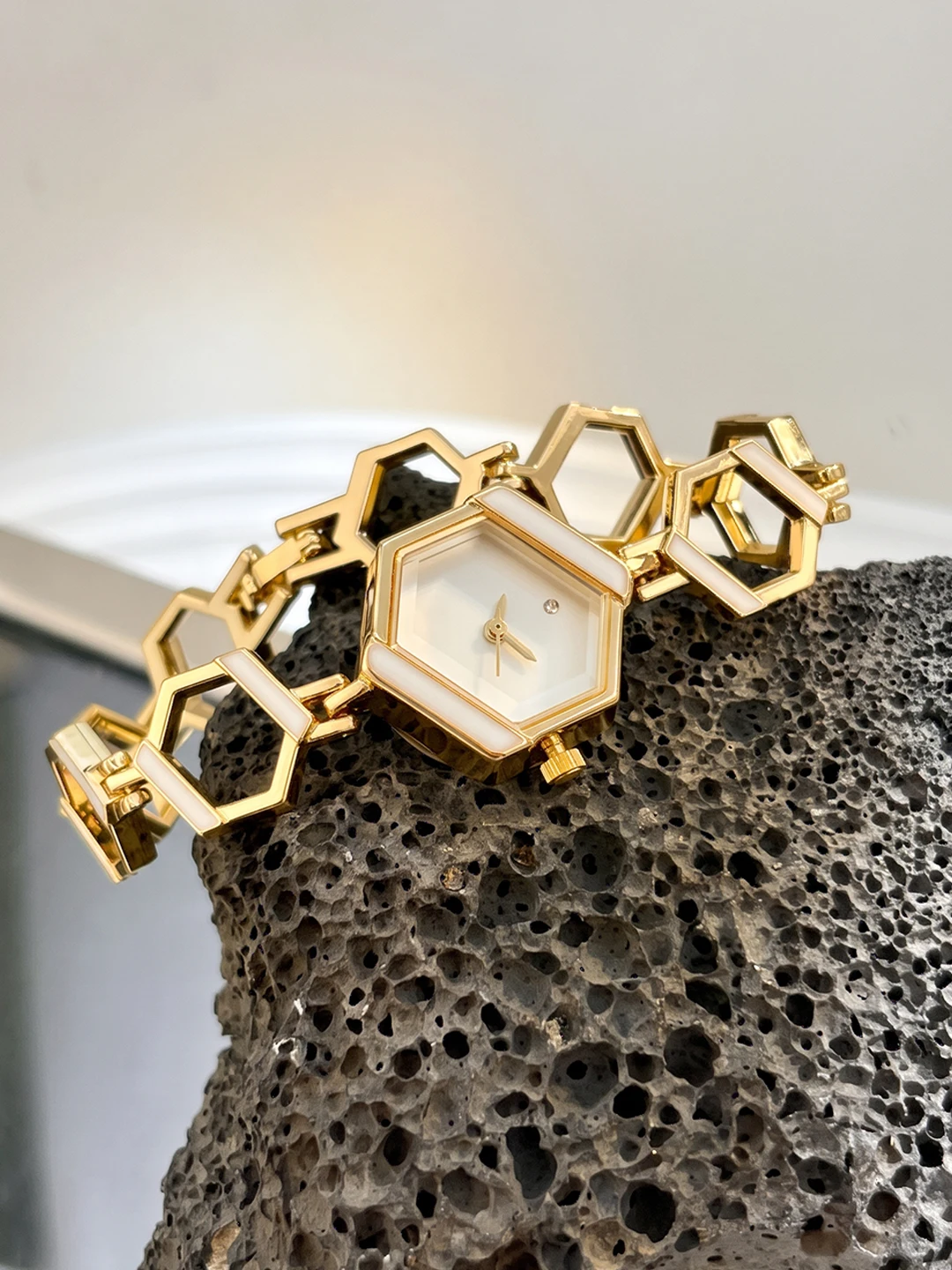 Personalized Fashion Honeycomb Hexagon Dial Colorful Honeycomb Bracelet Analog Ladies Wrist Watch