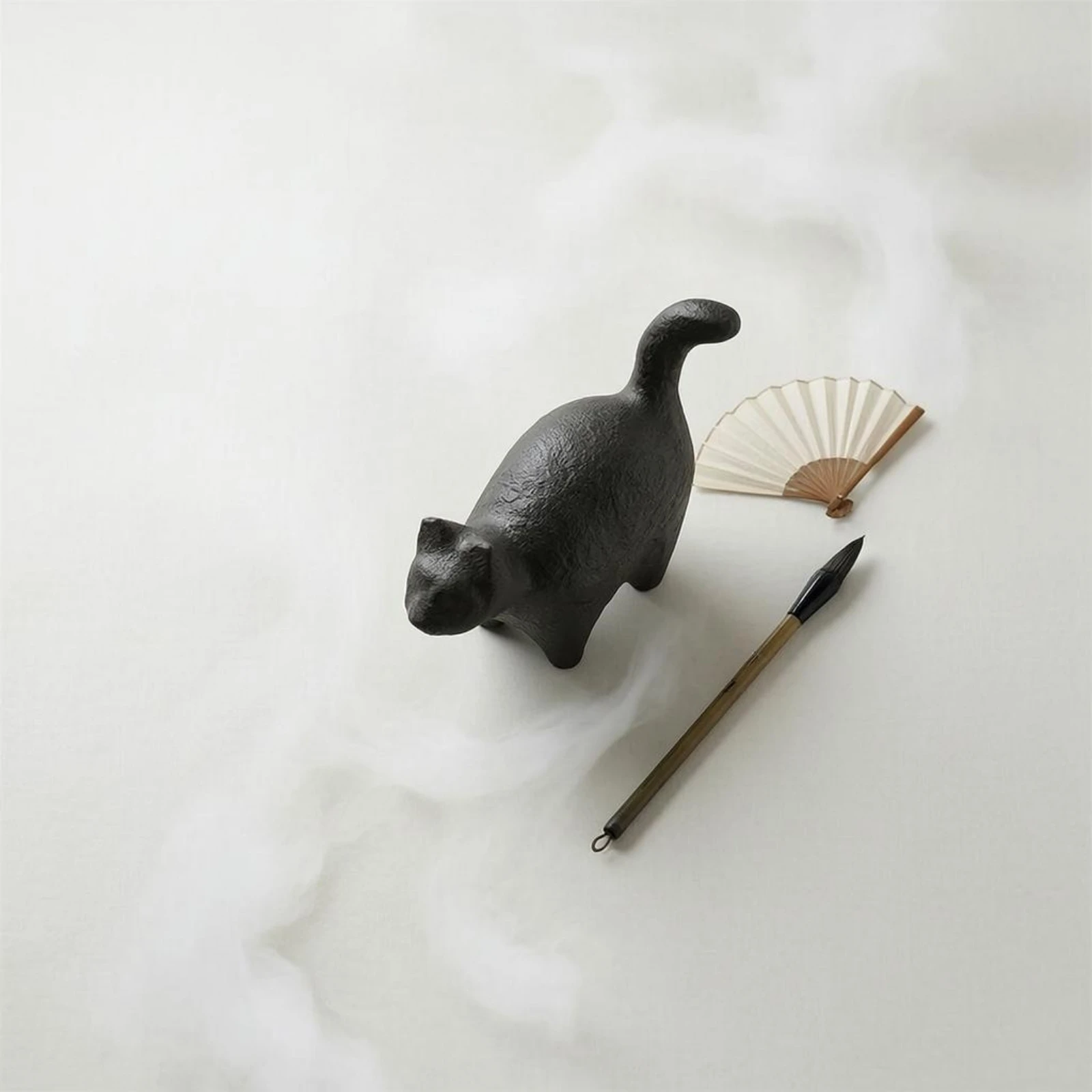 Cast Iron Cat Paperweight Textured Finish Standing Cat Paperweight for Desktop