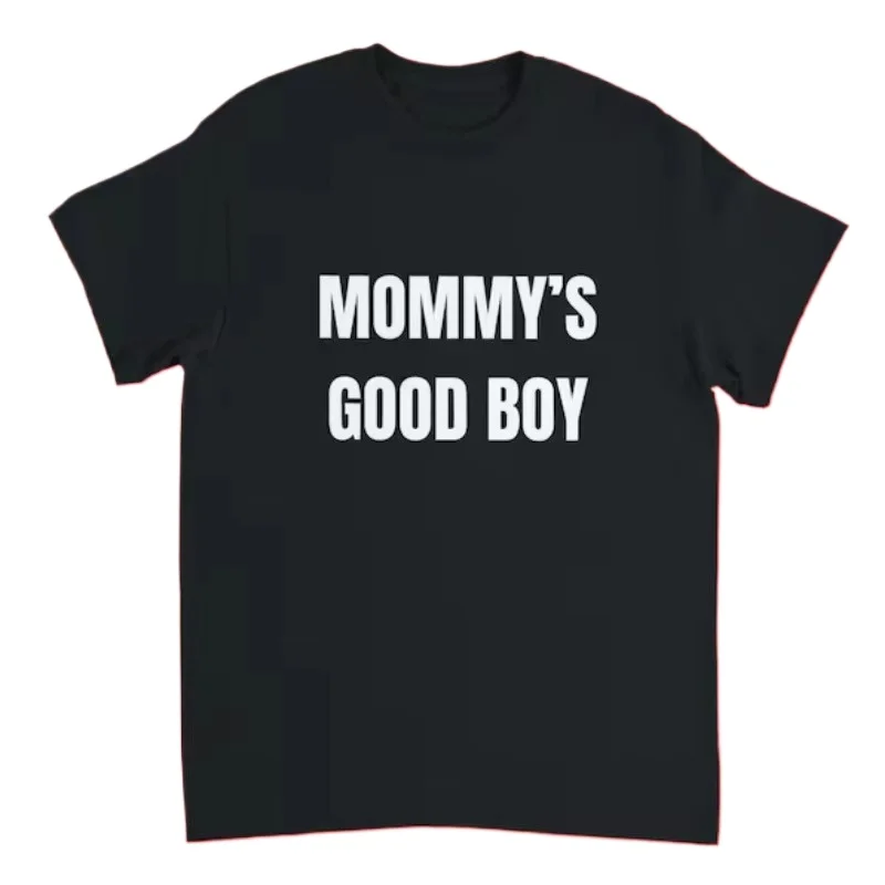 Camiseta Masculina Engraçada com Estampa MOMMY'S GOOD BOY, Moda 2026, Camiseta Feminina Streetwear Solta, Top, Roupa Vintage, Meme, Plus Size