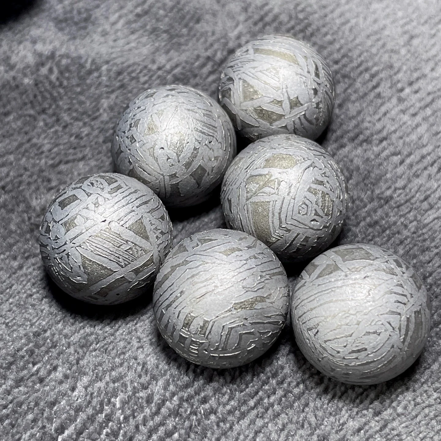 

1Pcs Meteorite Beads Natural Aerolite Altay Iron Meteorite Round Bead Home DIY Falling Stone Decoration Gift 12mm Diameter