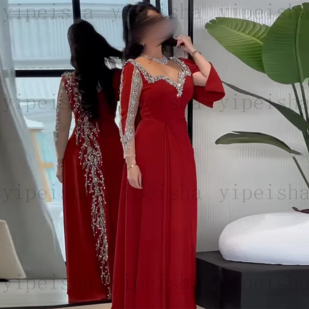 فساتين سهرة رائعة مخصصة على شكل قلب بأكمام طويلة من حجر الراين مطرزة بالخرز فستان حفلات طويل على شكل حرف a