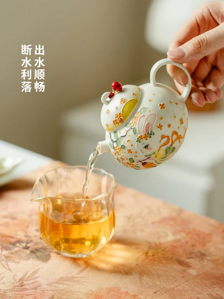 Rock Mine White Hand Painted Moon Palace Jade Hare Scented Teapot with Slip Tea Single Porcelain Kung Fu Set Making Device
