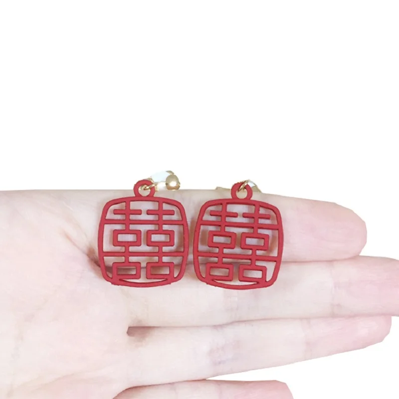 الفتيات اليدوية سبيكة القط الأسود الحيوان وأقراط للنساء لطيف الكرتون الملونة مجوهرات جميلة ملونة خنزير القط غرزة