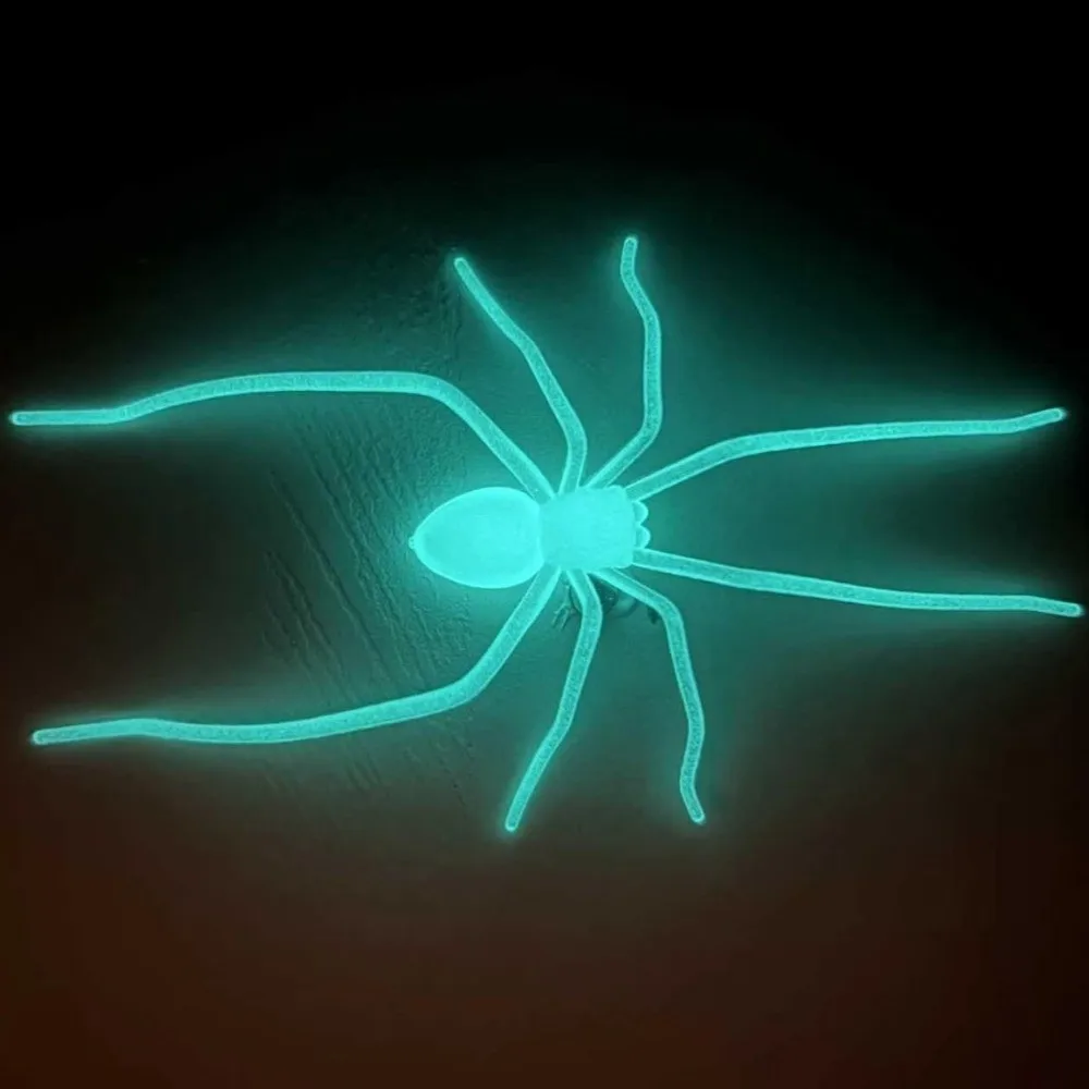 GIft Simulated Glow in The Dark Magnet Cute Unique Spider Fridge Magnet Small Size Lightweight Halloween Magnet Office Decor