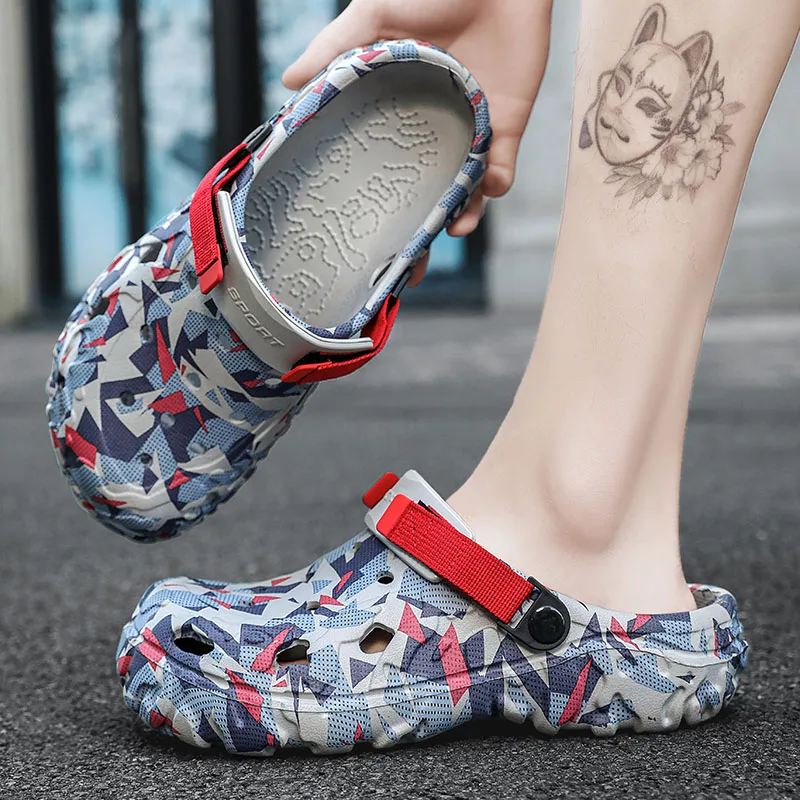 New Hot Sale Men's Summer Sandals Comfortable Massage Clogs For Men Outdoor Non-Slip Beach Sports Sandals Men sandalias hombre