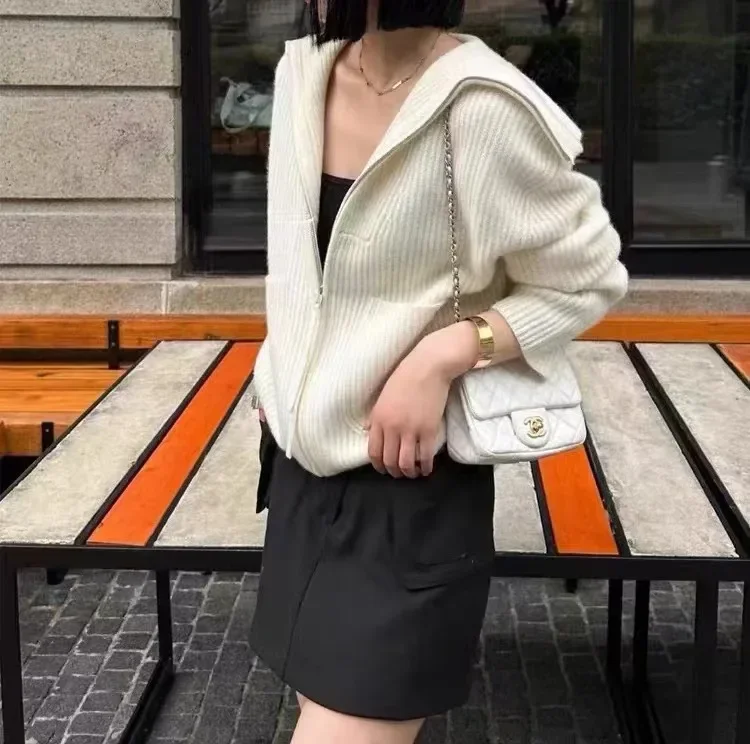 2024 Autumn and Winter New Big Lapel Zipper Knit Cardigan Women Relaxed Relaxed Lazy Wind Comfortable Solid Color Sweater Coat