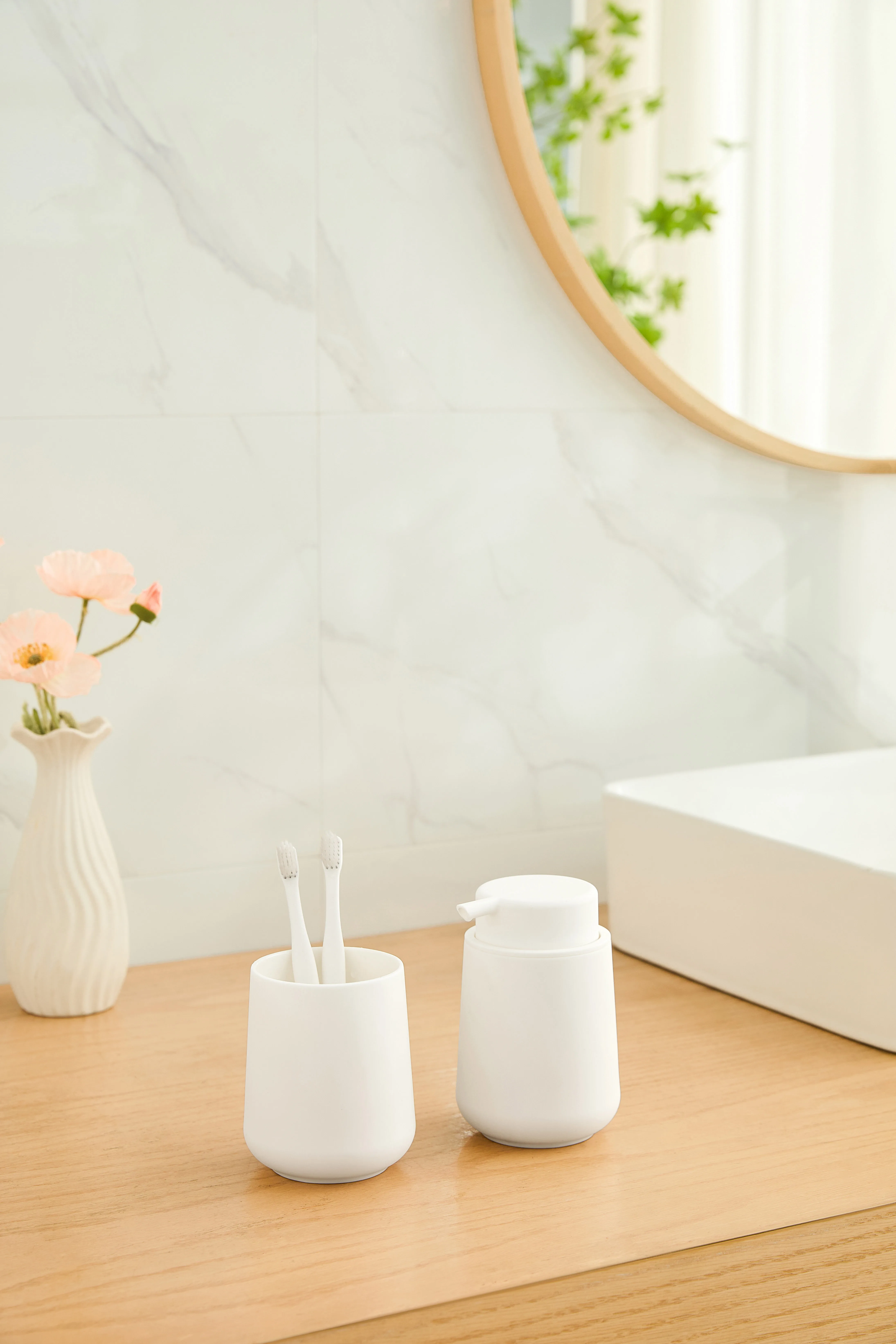 Mattschwarzer flüssiger Handseifenspender aus Kunststoff, 11 Unzen – moderner, minimalistischer Stil für Badezimmer- und Küchenarbeitsplatte, nachfüllbar – Detail 11