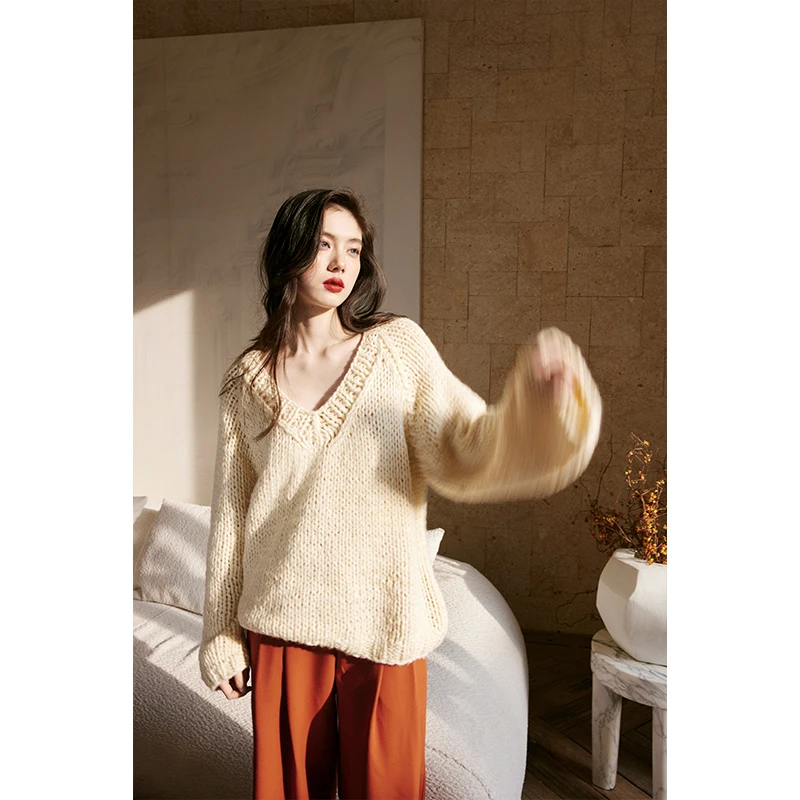 

Вязаный свитер Rosebanks ручной работы крупной вязкой с V-образным вырезом, молочно-белый, корейский стиль, для повседневной носки, зимняя коллекция, шерстяная смесь