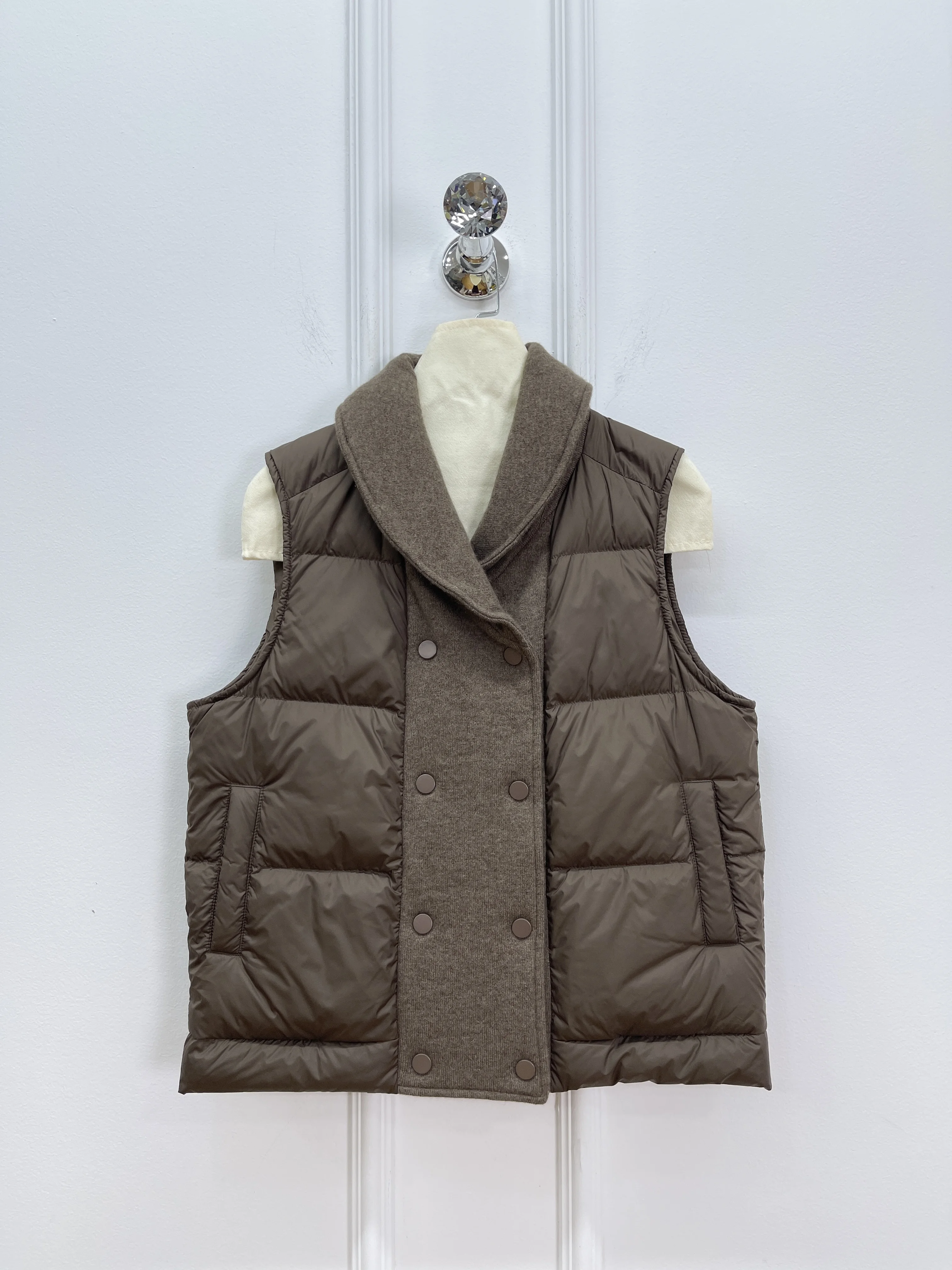 سترة كشمير وأوزة عالية الجودة ذات ياقة متقاطعة للنساء، طراز جديد لعام 2025.