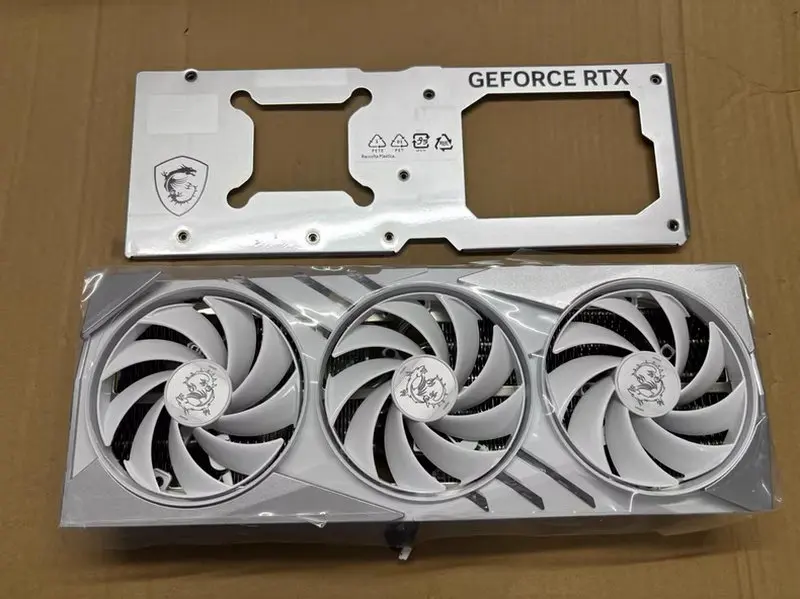 

Охладитель радиатора для видеокарты RTX4070S GAMING X SLIM WHITE с задней панелью