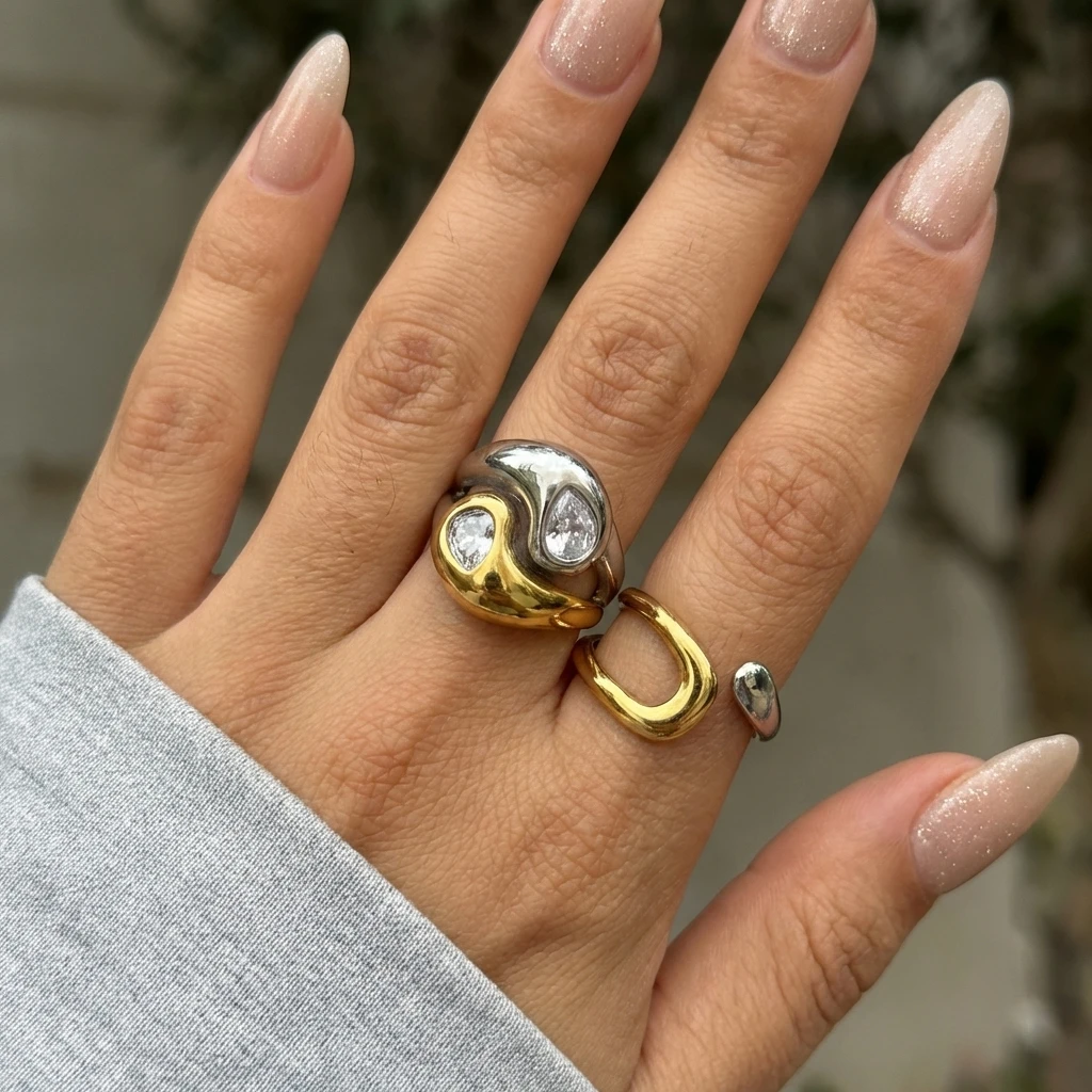 Edelstahl Zweifarbiger Ring für Frauen Trendiger Parallel-Doppellinien-Ring mit Unregelmäßiger Geometrie Stapelbarer Ring Wasserfester Alltagsschmuck – Detail 2