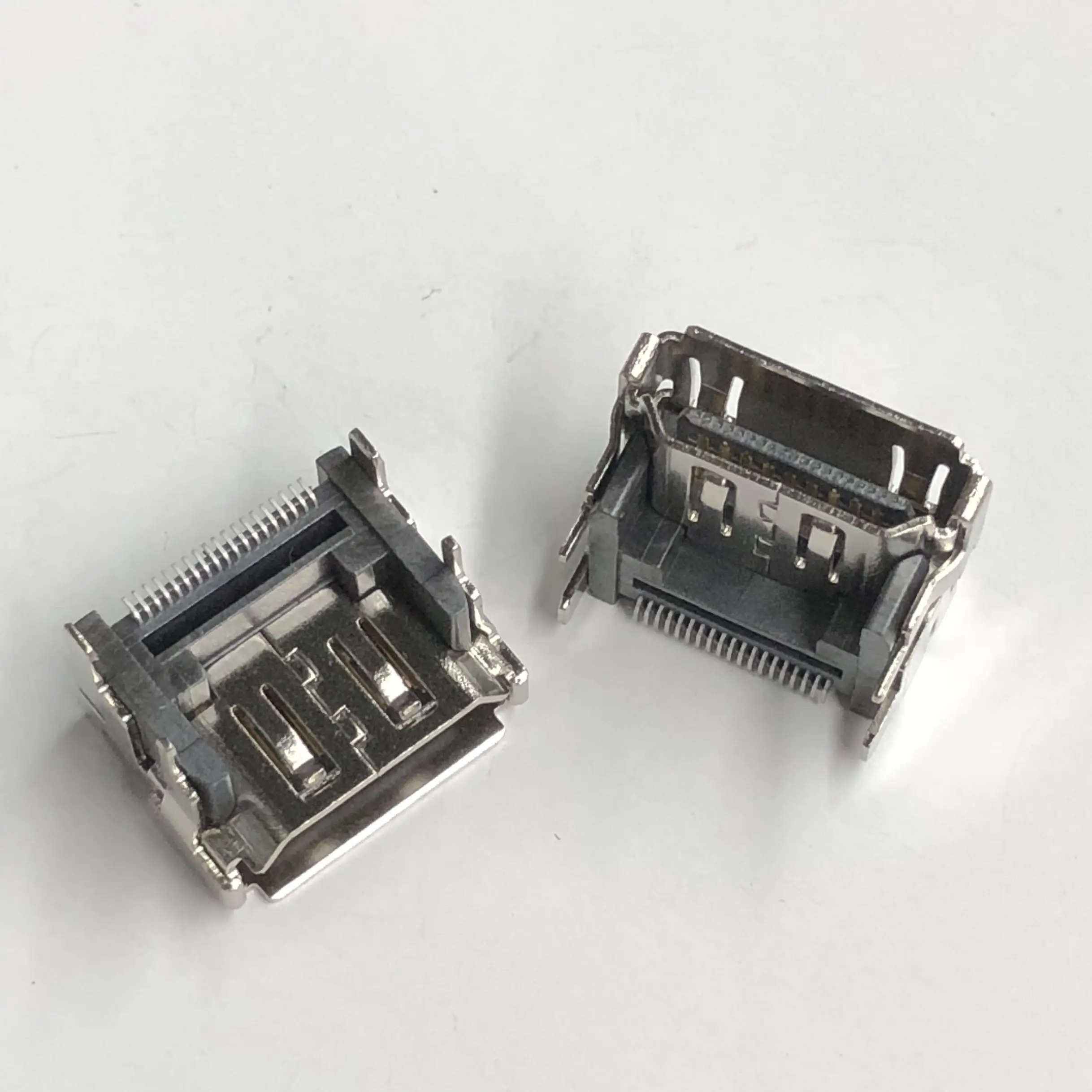 สำหรับช่องเสียบ HDMI ความละเอียดสูง แบบ HDMI AF 19 พิน