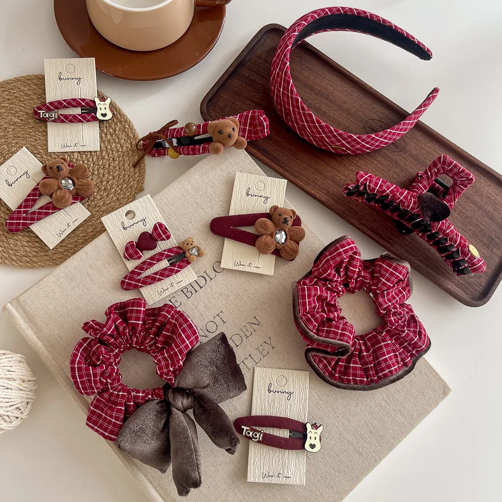 Hair Clips New Red Plaid Pattern Premium Soft Fabric Girls Hair Accessories with Scrunchie Headband Claw Clip Set Sophisticated