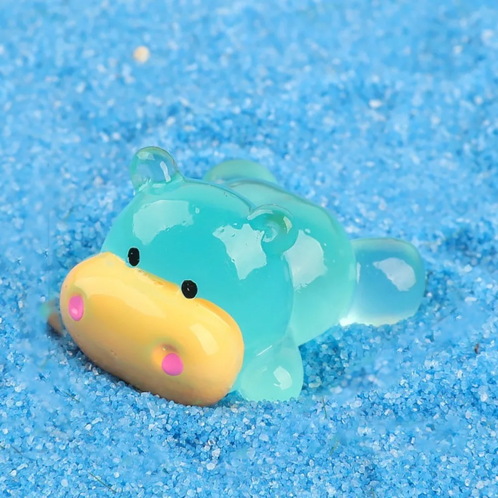 Angry Baby Hippo Mini Hippo Luminous Ornament The Bouncy Pig Żywica Hippo Doll Miniature Bag Light in the Dark Fun