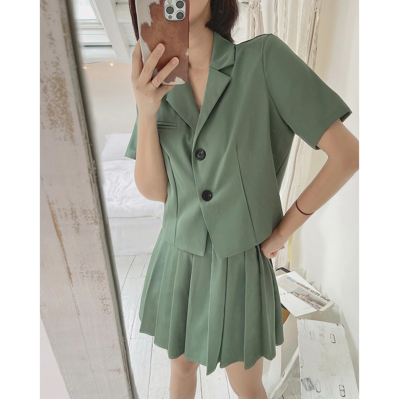 

2022 New Woman Set 2 Pieces Tracksuit Suit Y2k Clothes Crop Top Pleated Skirt Short Sleeve Jacket Shorts Summer Outfit Urban Oem