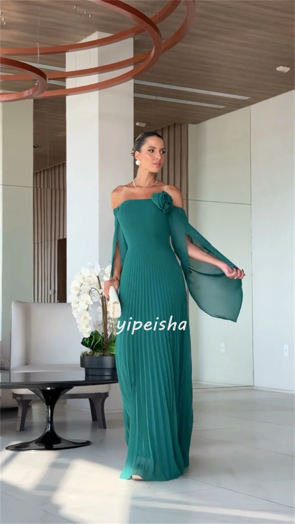 Ajuste de precio personalizado, vestido largo de fiesta a medida con flores de gasa y pliegues, corte en A, hombros descubiertos